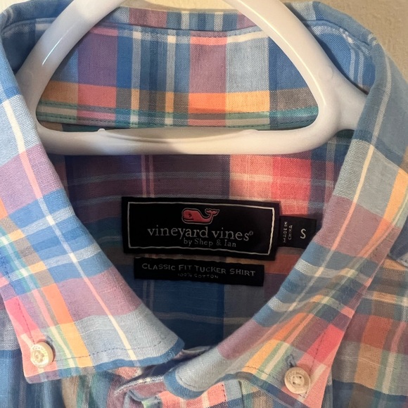 Vineyard Vines button-down Small - Picture 3 of 3